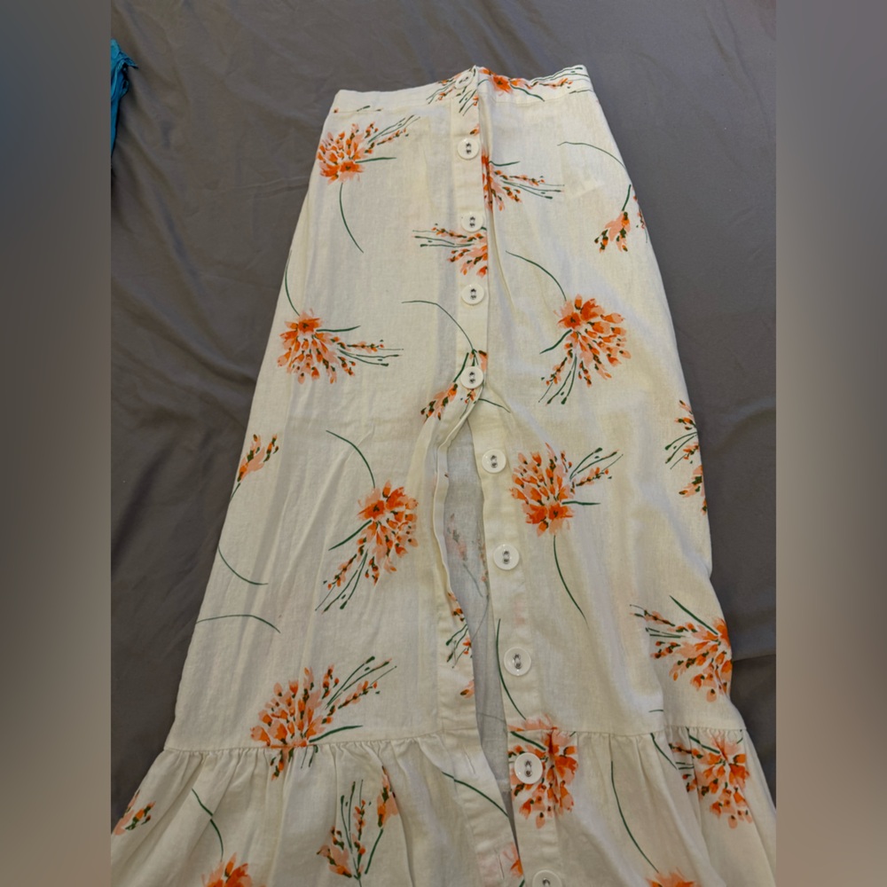 Urban outfitters linen maxi skirt size M, never worn